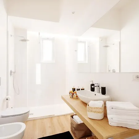 Lägenhet Traiano Luxury Bari